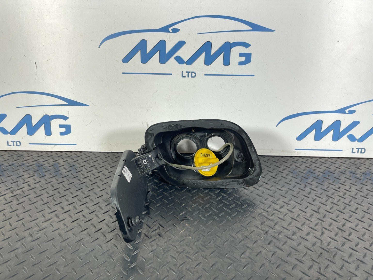 2019-ON  LAND ROVER DISCOVERY L550 FUEL FILLER FLAP & CAP LK7227936CC