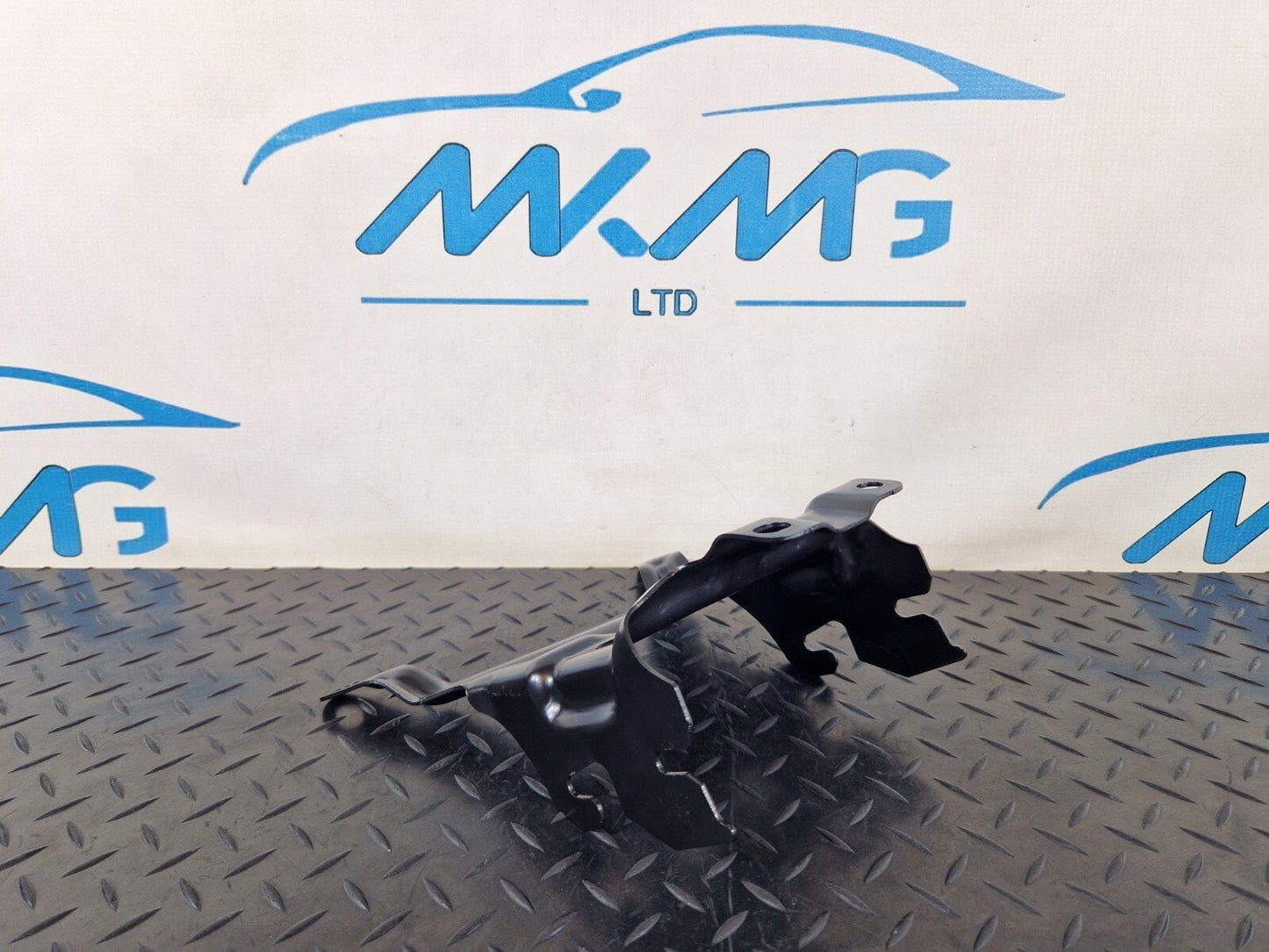 10-17 AUDI A8 4H REAR SEAT FIXING BRACKET MOUNT 4H0885153