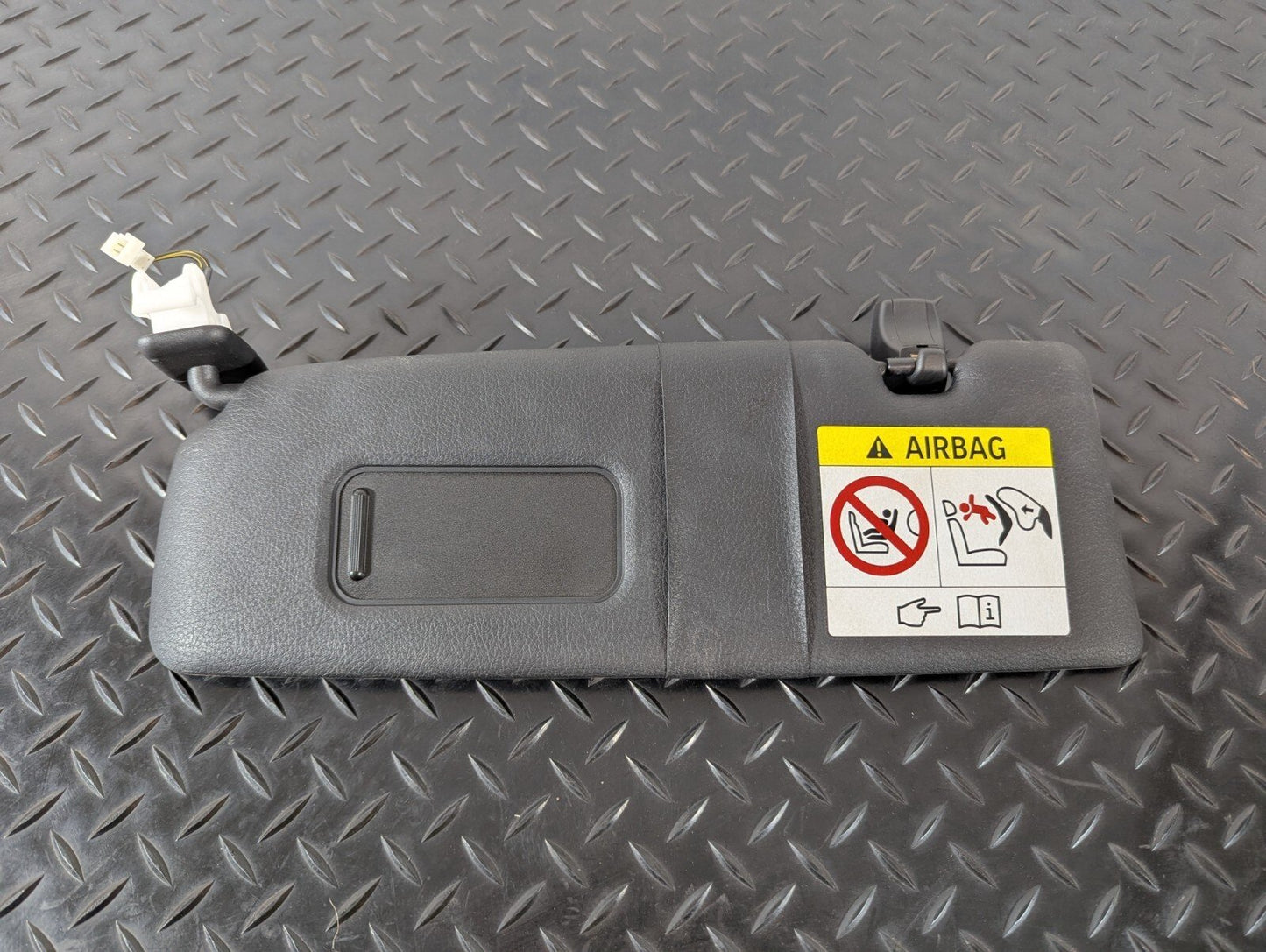 14-16 BMW 2 SERIES F20 F22 PASSENGER LEFT BLACK LEATHER SUNVISOR 8057937