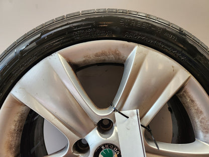 Skoda Yeti MK1 5L 17" Alloy Wheel with Tyre 225/45/17