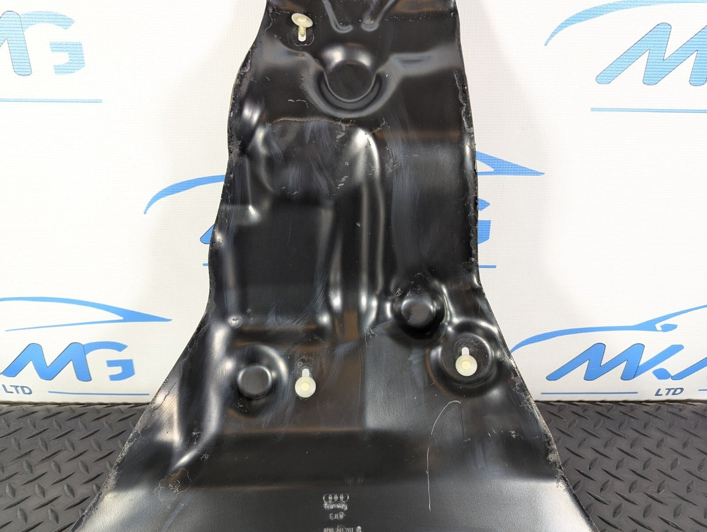 10-17 AUDI A8 4H 4.2 PETROL FUEL TANK HOLDER 4H0201781C