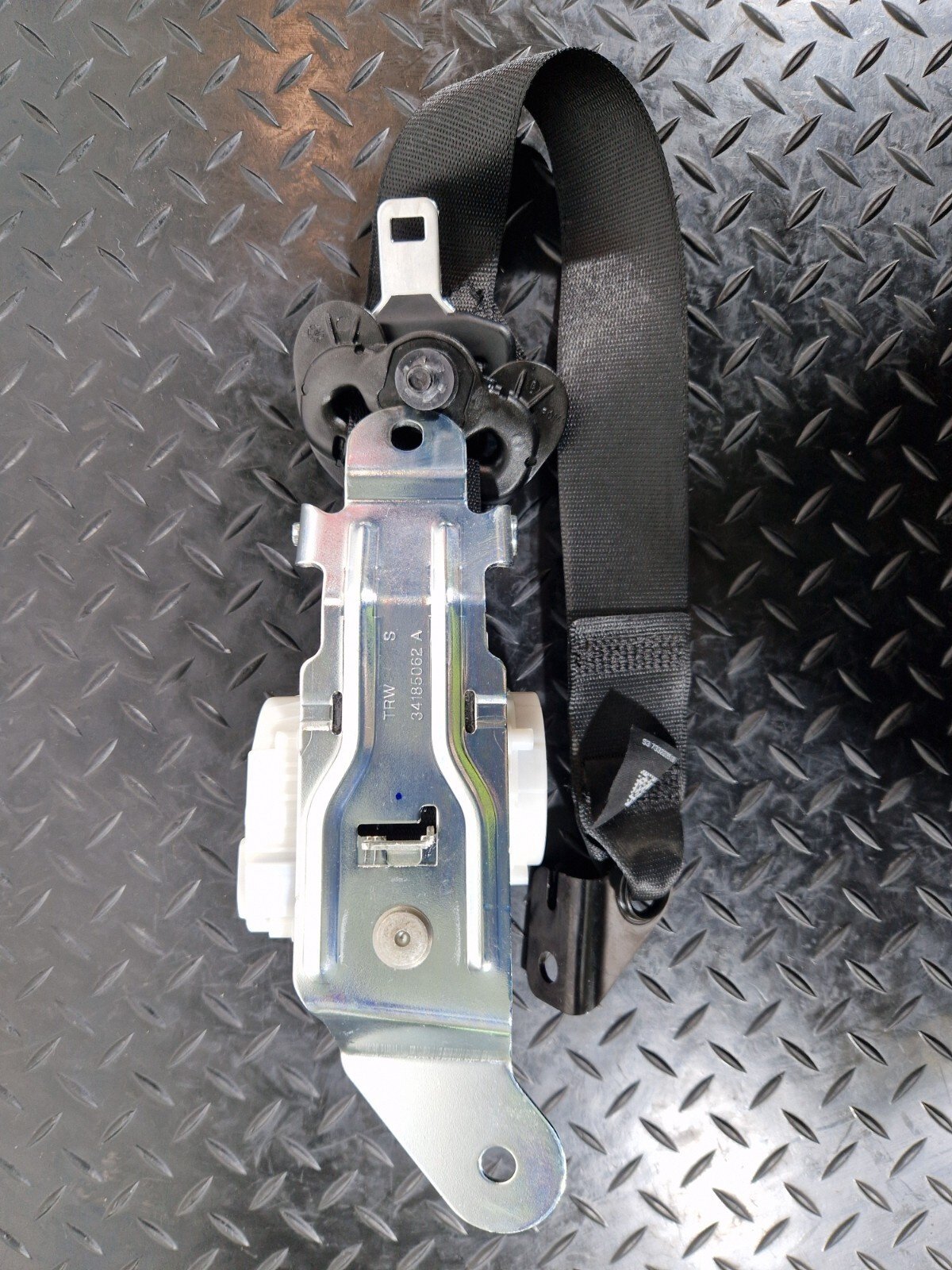 14-21 BMW 2 SERIES GRAN TOURER F45 F46 2RW REAR PASSENGER SIDE SEAT BELT 7332235