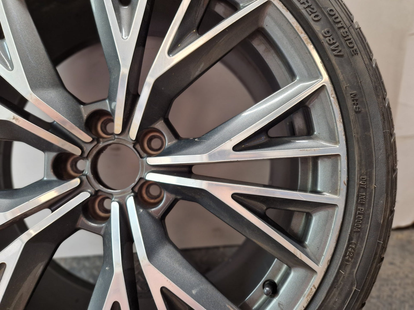 Audi A7 4G 20" Alloy Wheel with Tyre 275/35/20 ~5mm 4G8601025AE