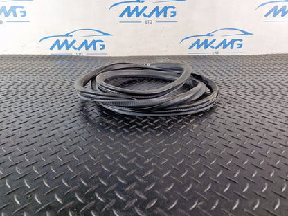 10-18 VW TOUAREG 7P GENUINE REAR RIGHT DOOR GASKET RUBBER SEAL 7P0867367F