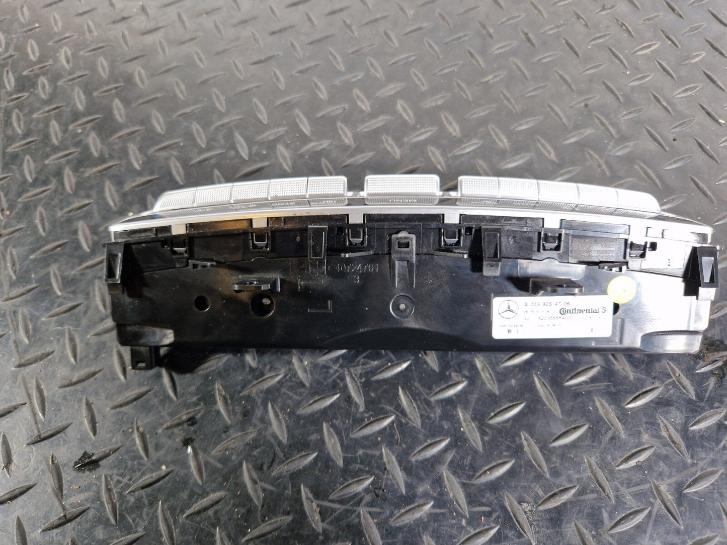 14-21 MERCEDES BENZ C300h W205 A/C HEATER CLIMATE CONTROL PANEL A2059054706