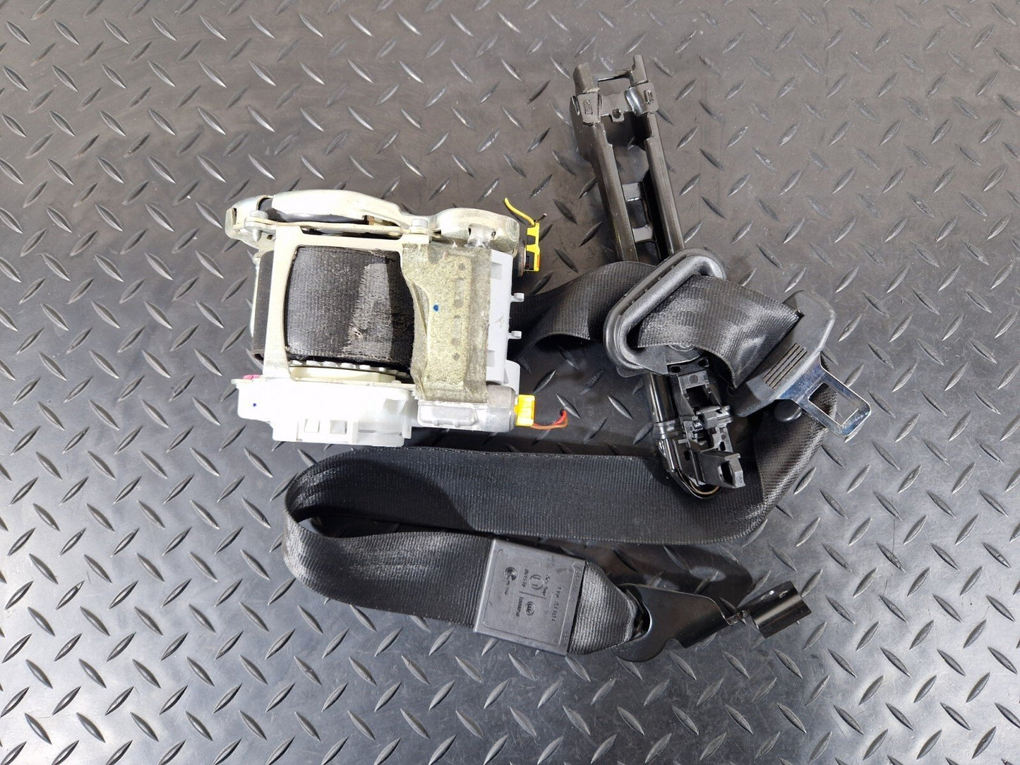 12-17 AUDI Q5 S-LINE GENUINE OEM REAR RIGHT SEATBELT 8R1857706N