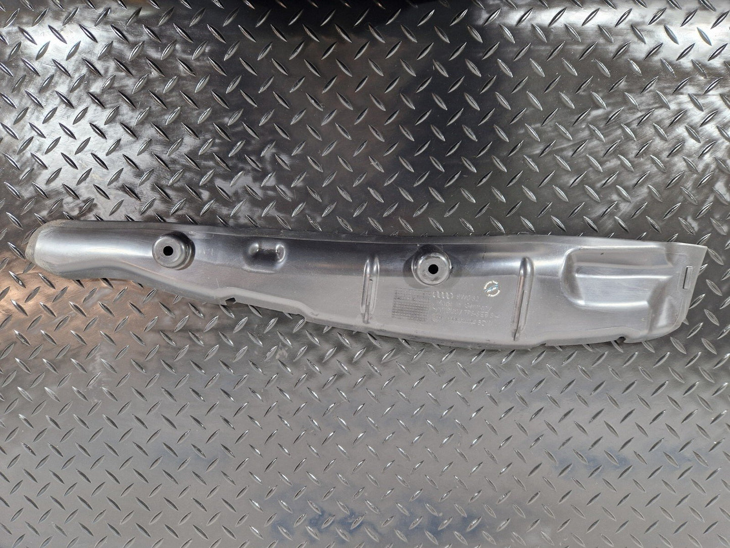 16-19 AUDI A4 AVANT B9 S-LINE GENUINE FRONT LEFT SIDE WING FENDER COVER 8W082111