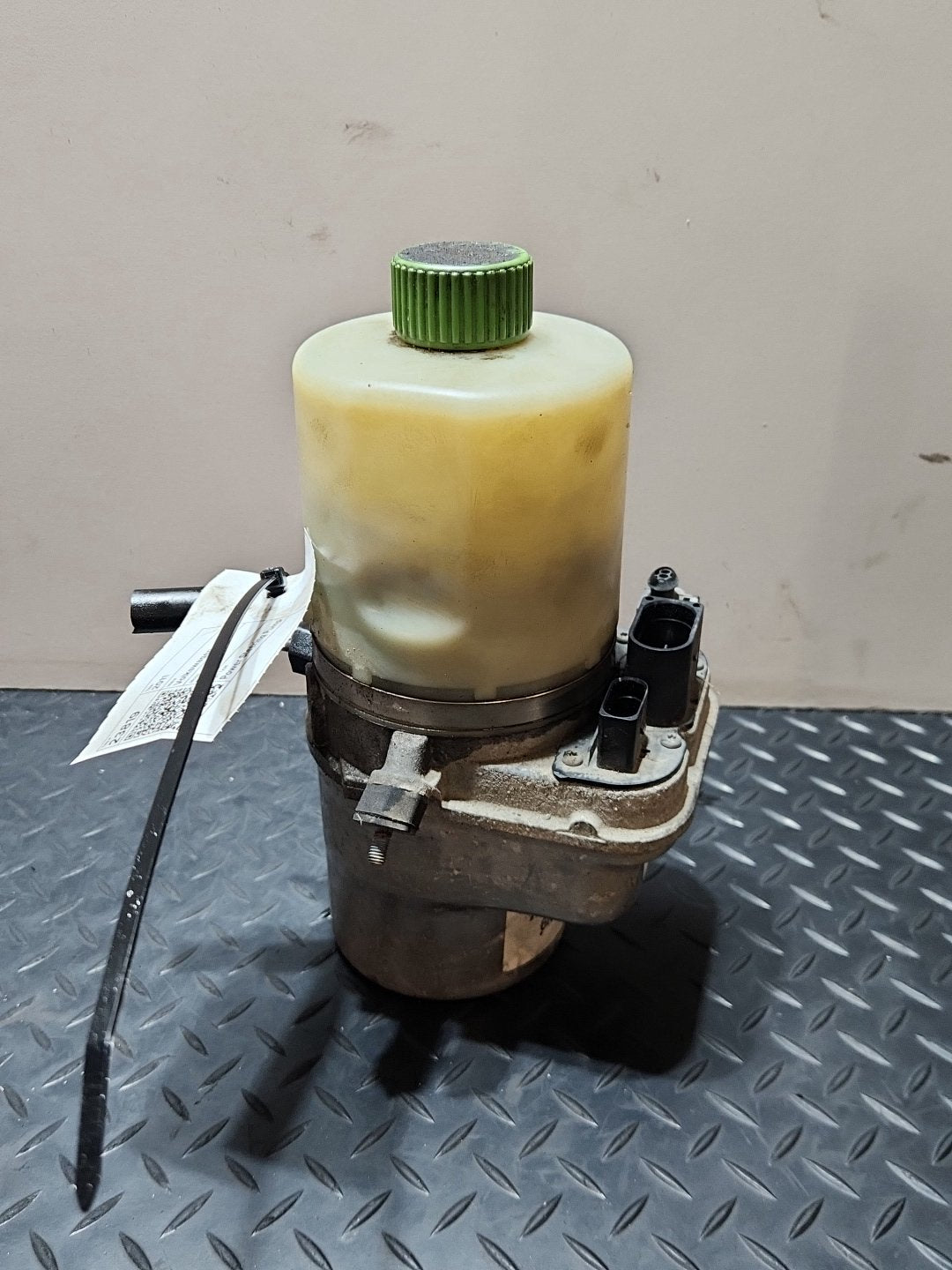 Volkswagen Polo 6R - MK5 Hatchback Genuine Power Steering Pump 6R0423156B