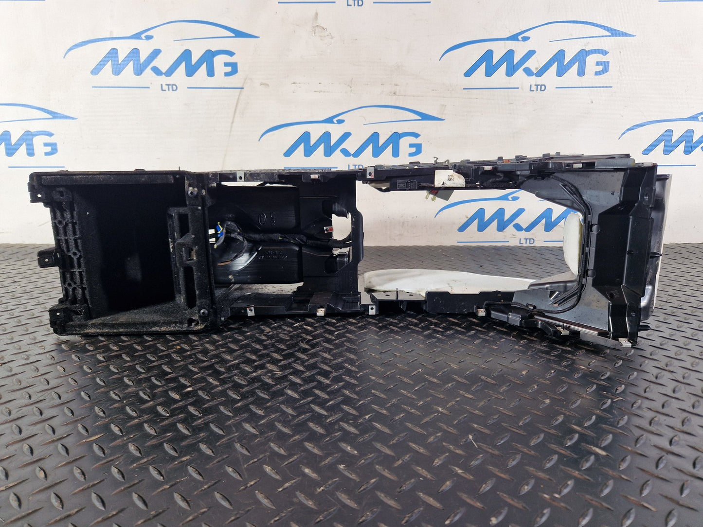 Land Rover Range Rover Evoque L538 Center Console Base GJ32045J40AA GJ3219E766AB