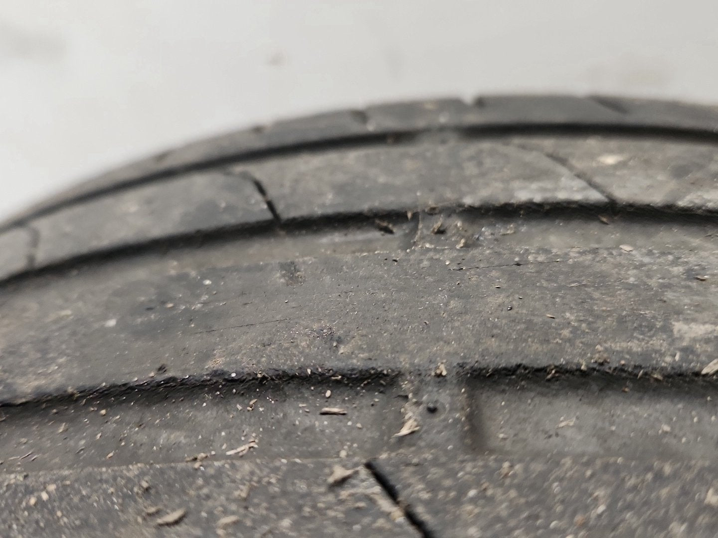 Audi A4 B7 17" Alloy Wheel with Tyre 235/45/17 8E0601025AS