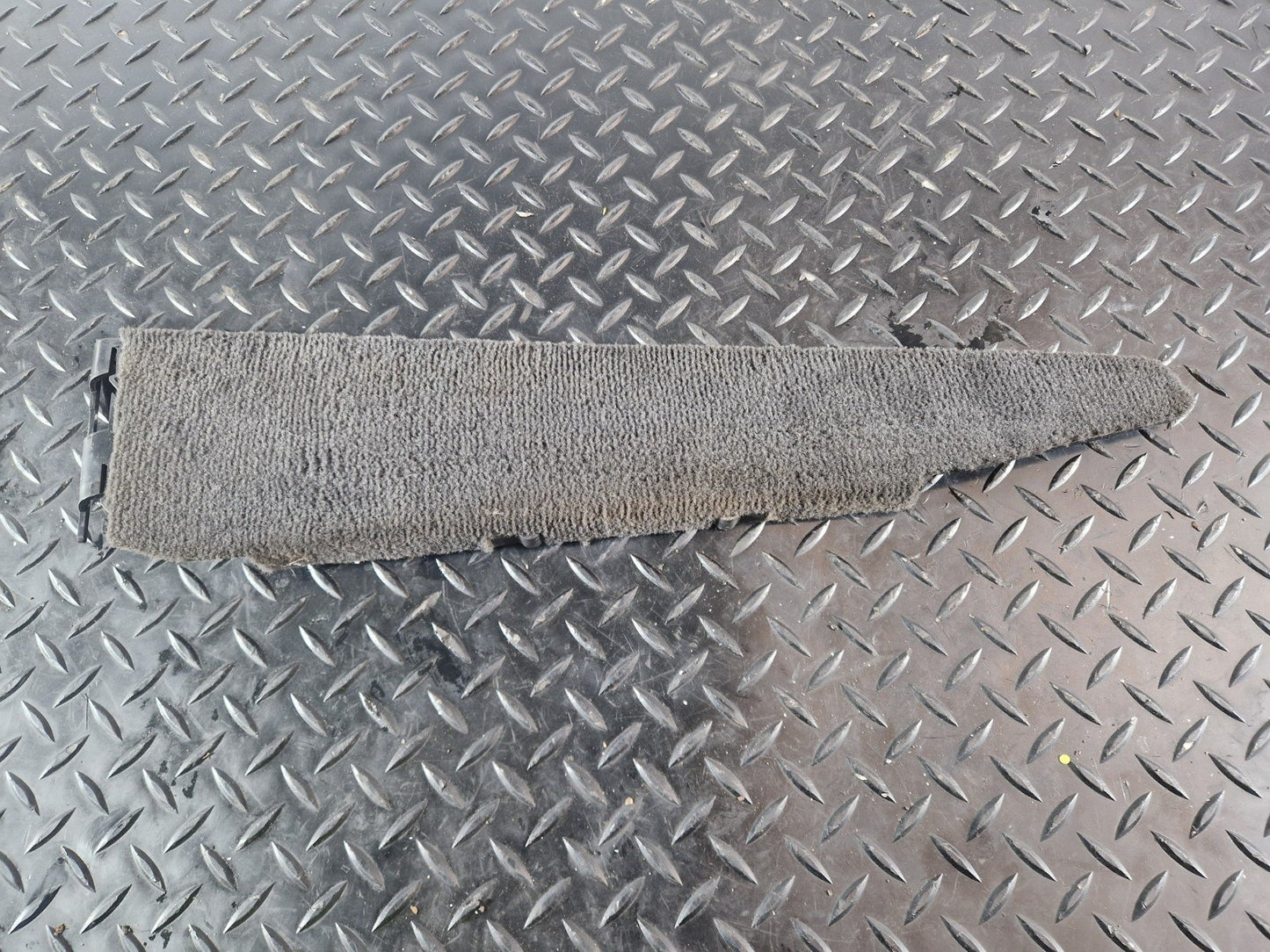 10-15 AUDI Q7 4L DRIVERS RIGHT FRONT SEAT SIDE LOWER PANEL TRIM 4L0881472