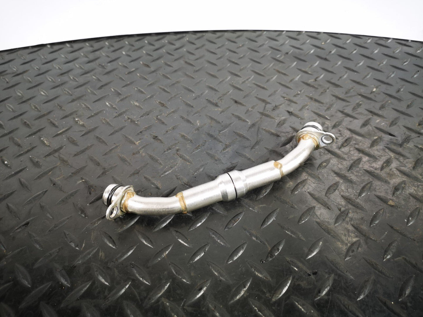 16-19 AUDI A4 B9 S-LINE GENUINE V6 3.0TDI CSW MENGINE BREATHER PIPE 059103209N