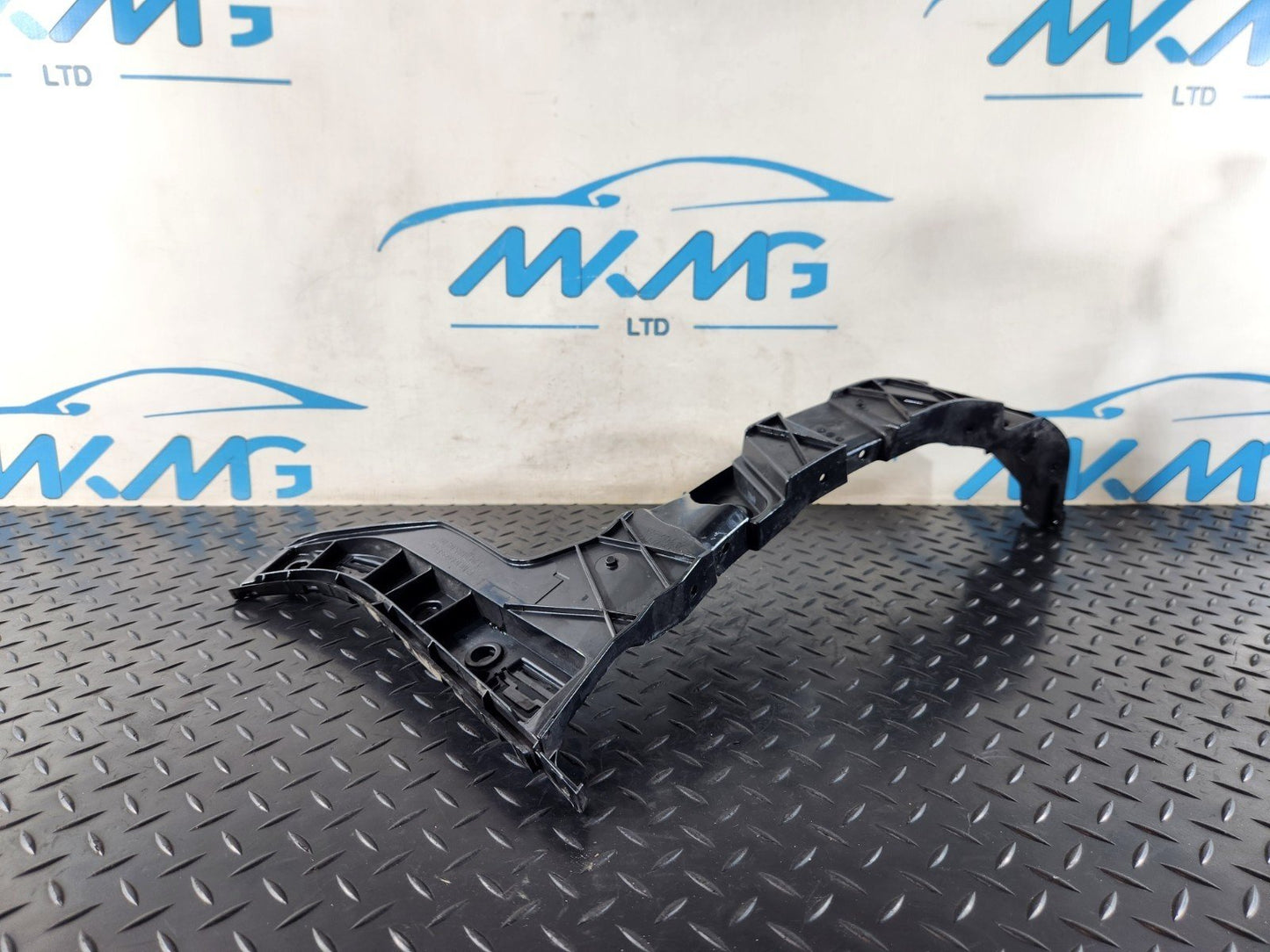 19-ON MERCEDES BENZ B CLASS W247 B CLASS REAR LEFT BUMPER BRACKET A2478850400
