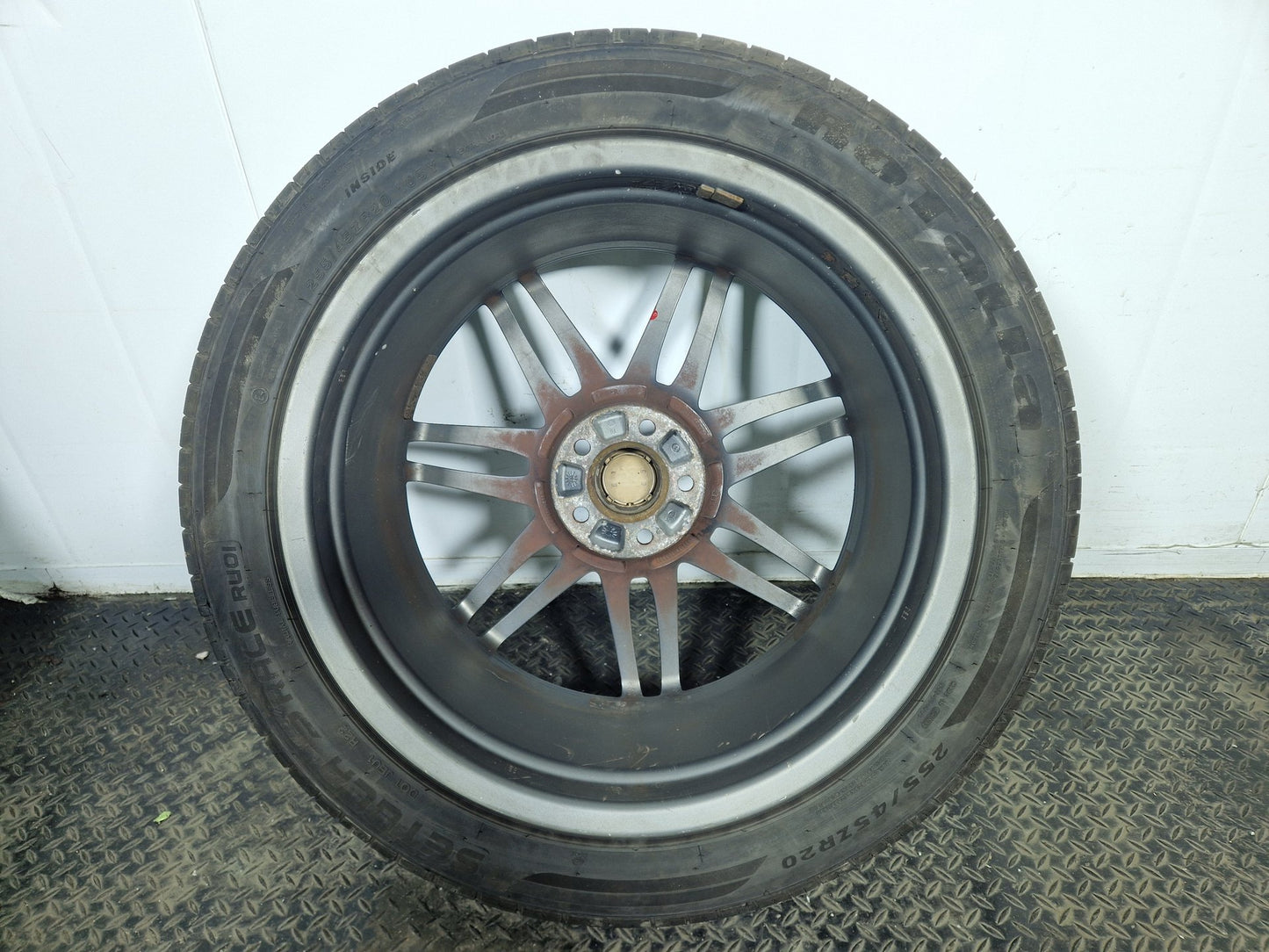 Audi Q5 20" Alloy Wheel with Tyre 4mm 255/45/20 8R0601025R