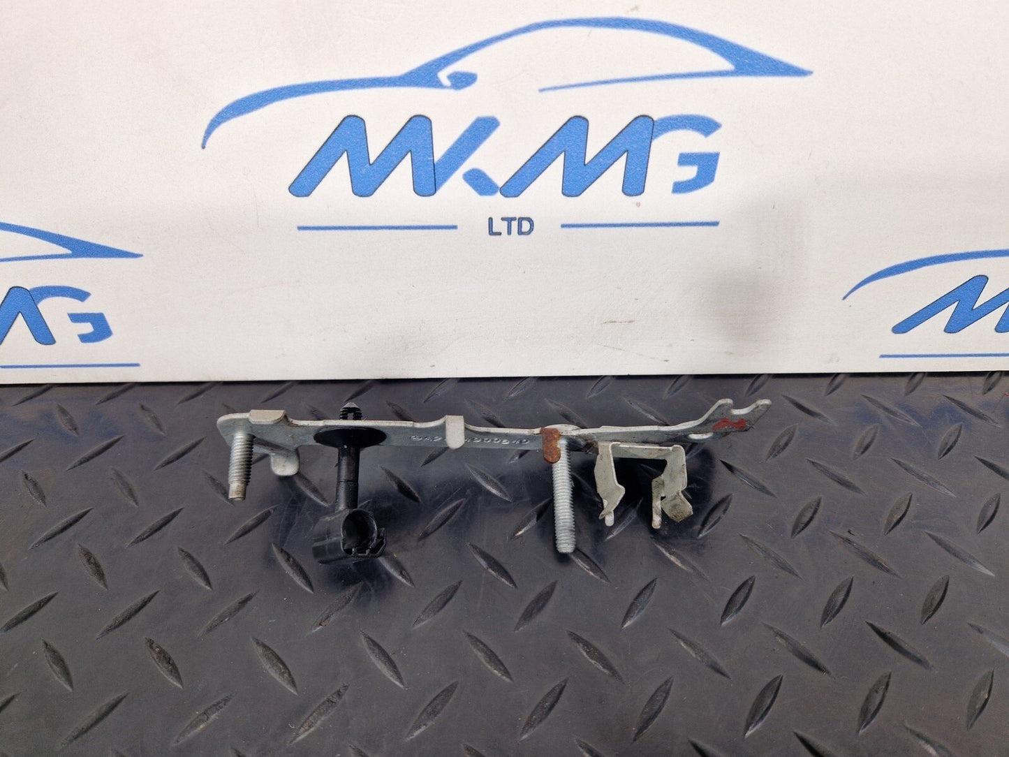 14-20 MERCEDES BENZ GLA X156 EXHAUST PRESSURE SENSOR HOLDING BRACKET A2464900840