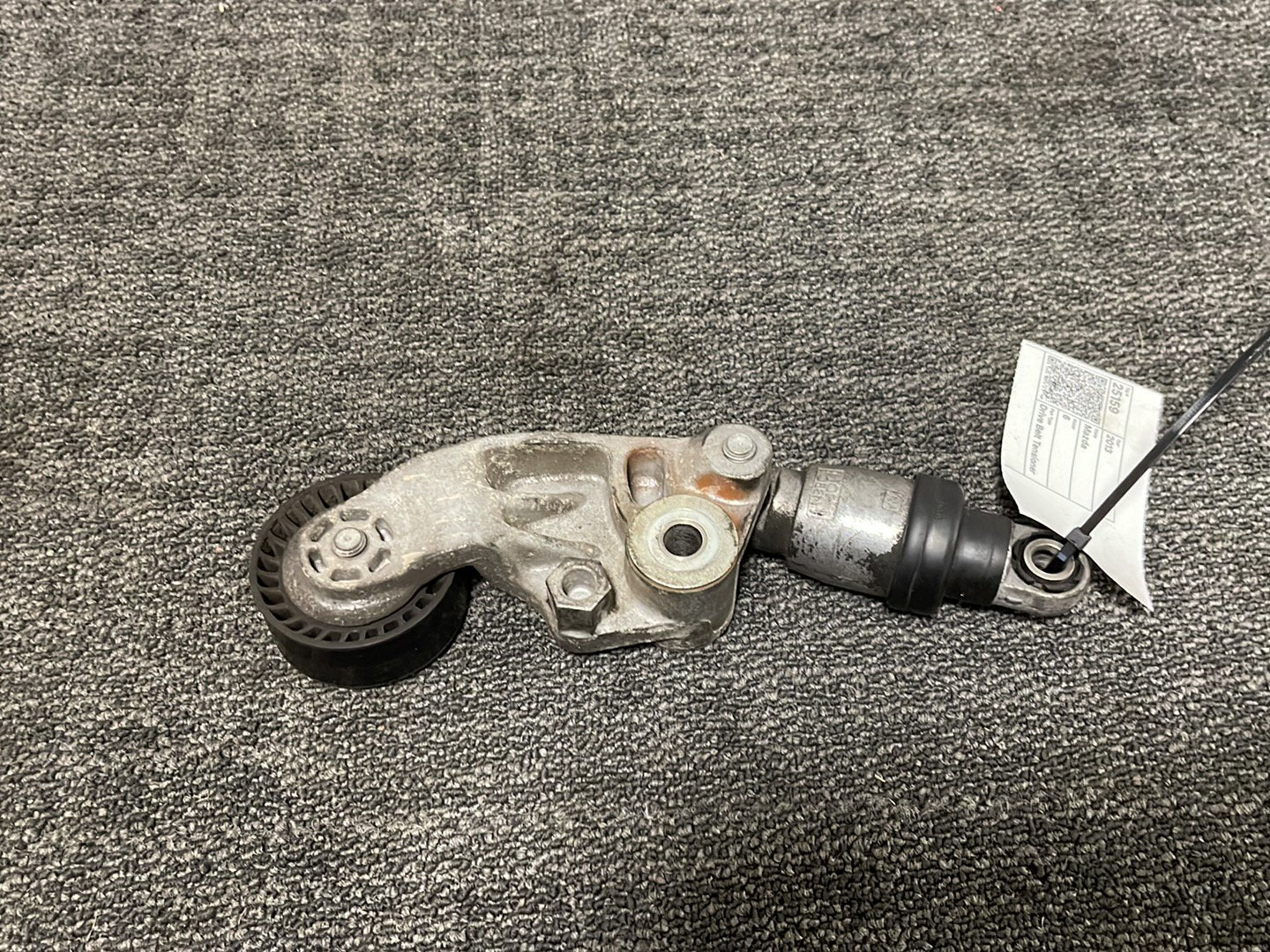 Mazda 6 MK3 (GJ) Saloon 2.2L Diesel Genuine Drive Belt Tensioner SH01-15980