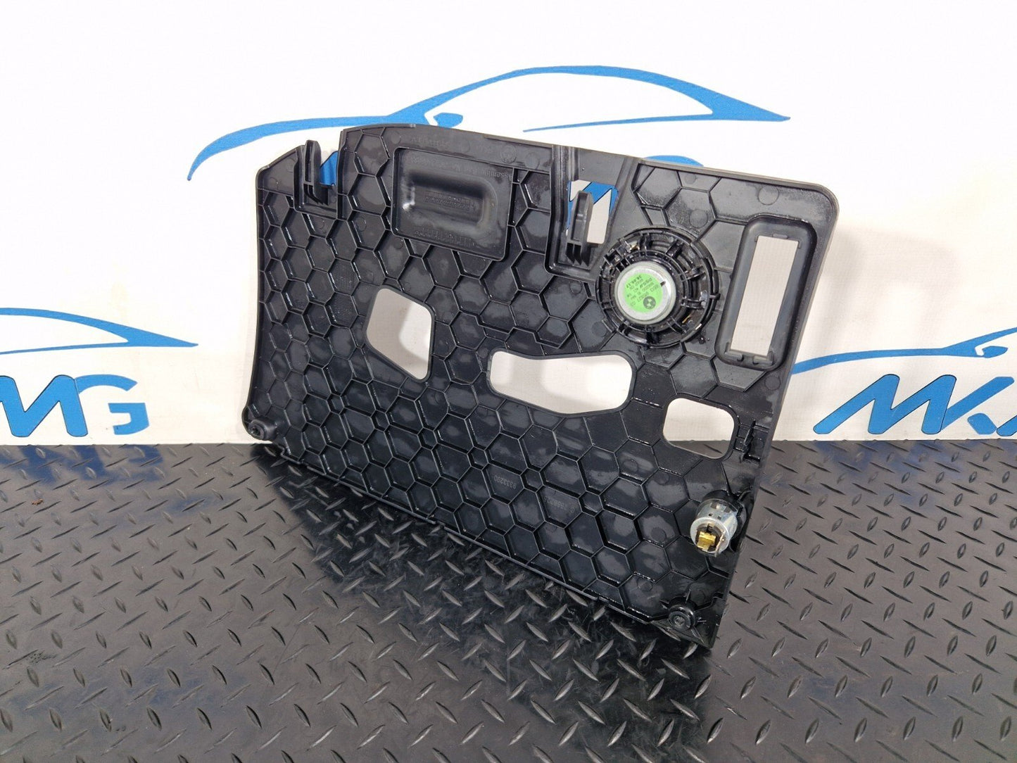 16-22 BMW X1 F48 PASSENGER SIDE LEFT DASHBOARD LOWER FOOTWELL TRIM 9333290