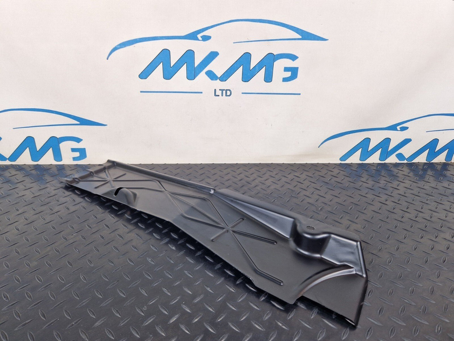 18+ MERCEDES BENZ SPRINTER W907 TRANSMISSION TUNNEL CABLE DUCT COVER A9065460564