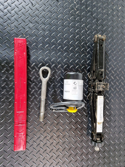 16-19 MERCEDES BENZ GLE W166 TOOL KIT SET JACK TOW EYE TYRE FIX HAZARD TRIANGLE