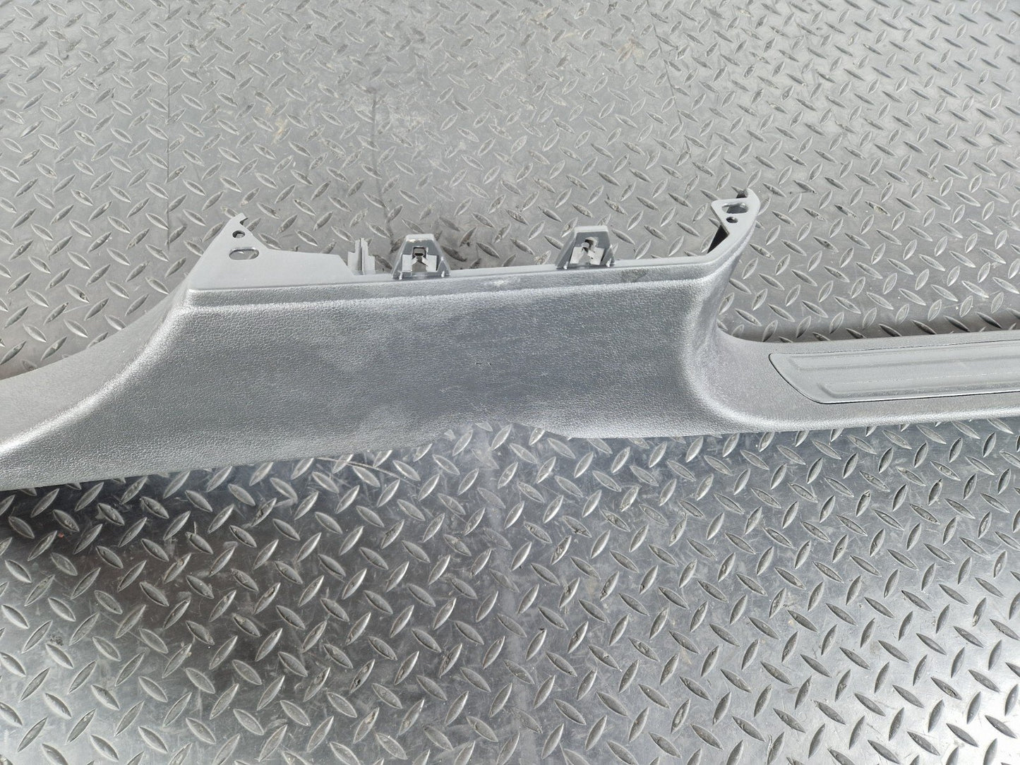 10-15 AUDI Q7 4L GENUINE OEM LOWER RIGHT DRIVER SIDE O/S SILL TRIM 4L0853370