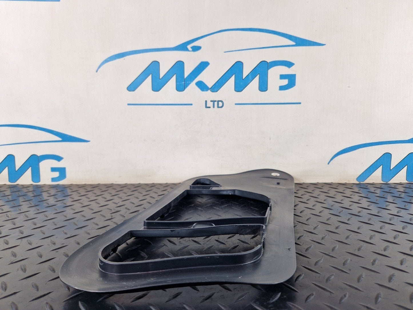 11-19 MERCEDES BENZ ML W166 LEFT SIDE N/S BONNET TRIM COVER PANEL A1668801105