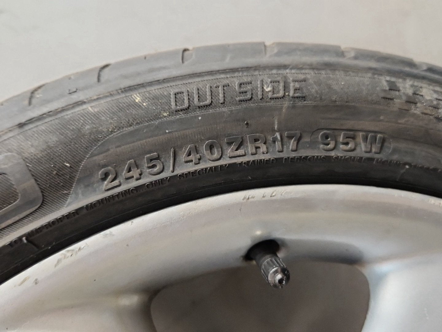 Mercedes CLK-Class C209 17" Alloy Wheel with Tyre 245/40/17 ~3mm A2094014302