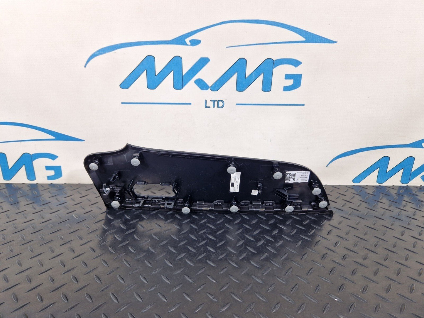 19-ON MERCEDES BENZ A CLASS W177 FRONT RIGHT SIDE DOOR MOULDING TRIM A1777206801