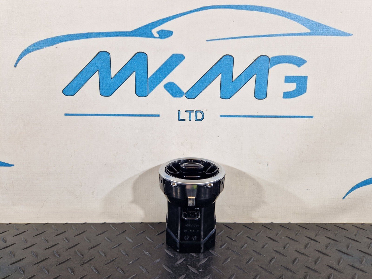 18-ON MERCEDES BENZ A CLASS W177 GENUINE INTERIOR AIR VENT A177830630