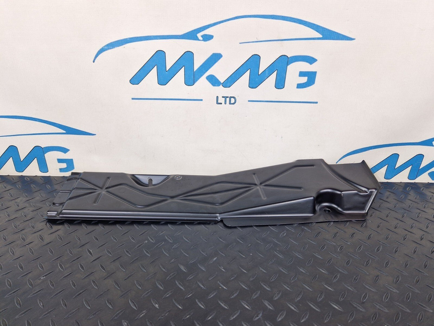 18+ MERCEDES BENZ SPRINTER W907 TRANSMISSION TUNNEL CABLE DUCT COVER A9065460564