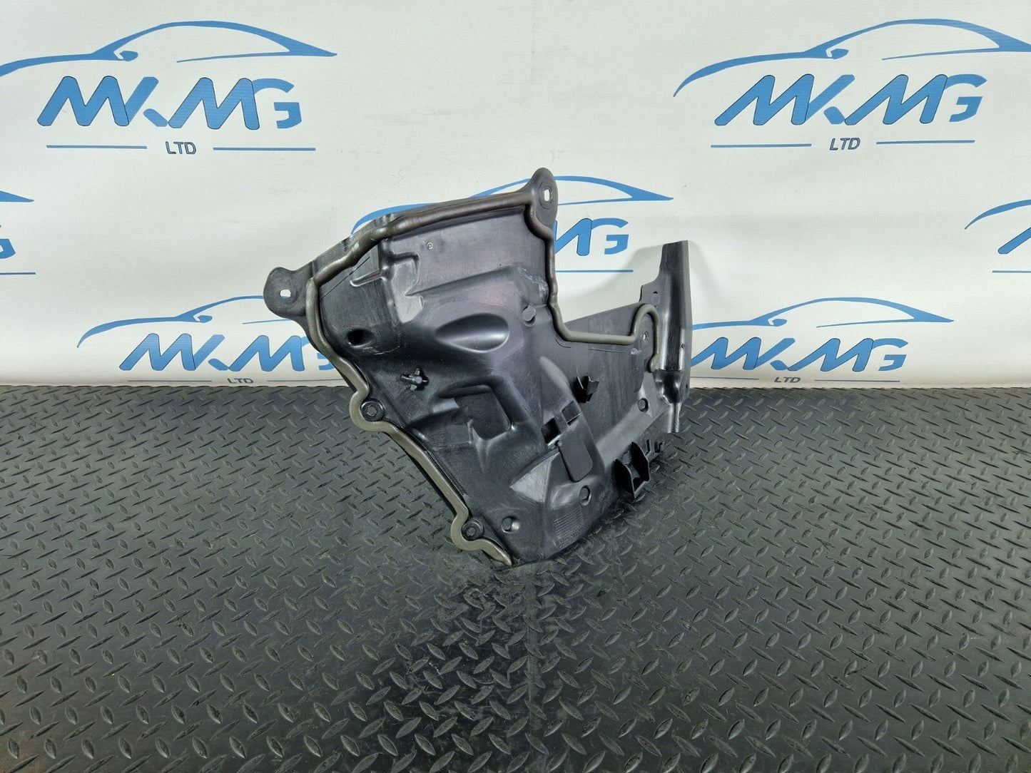 14-21 MERCEDES BENZ W205 GENUINE ENGINE PARTITION PROTECTION SHIELD A2056205801