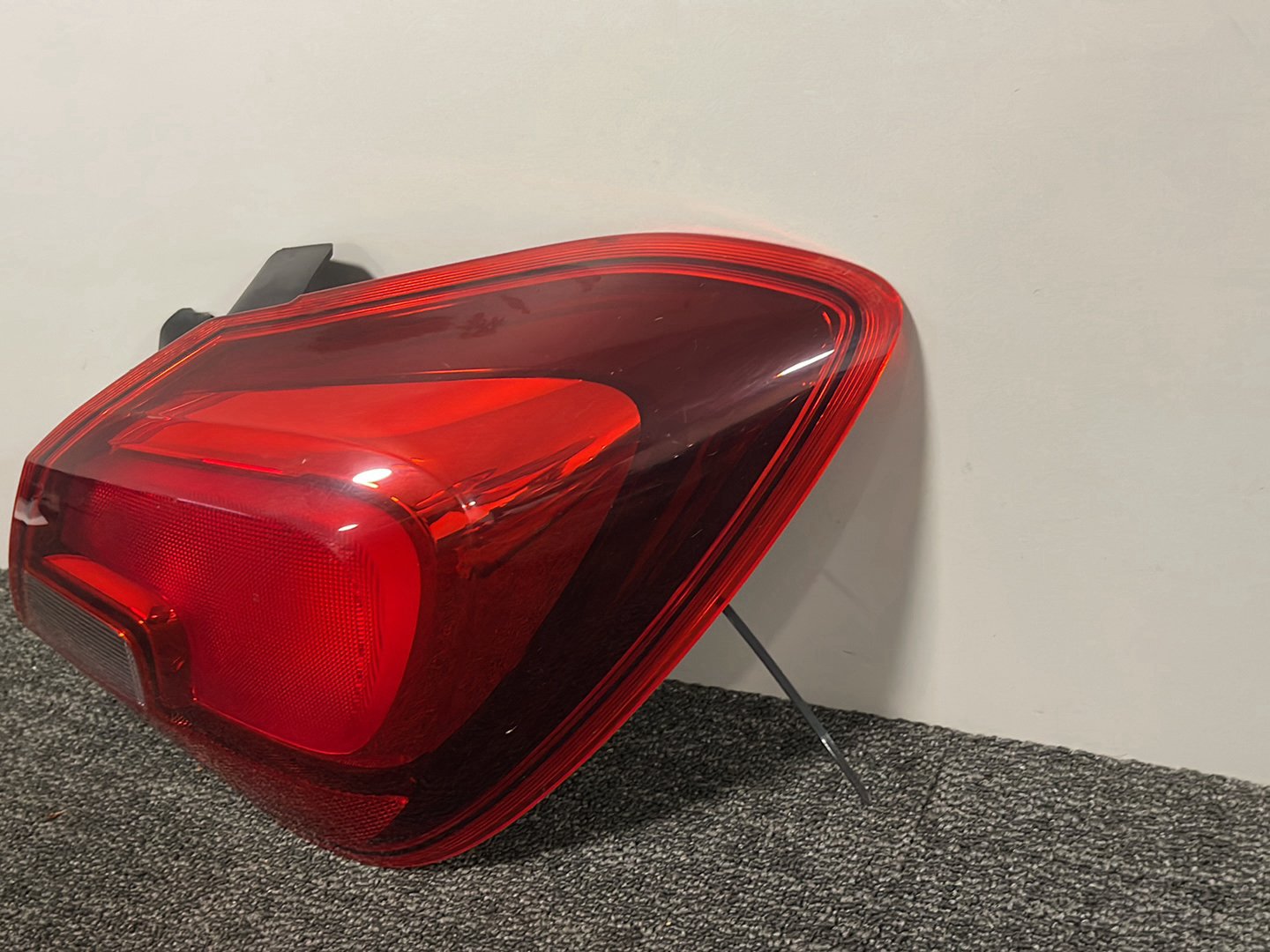 2016 Vauxhall Corsa MK4 (E) (4500) Genuine Rear Right Outer Tail Light 39012628