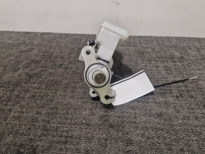 Mercedes-Benz B-Class W246 Brake Servo With Fluid Bottle A2464300102