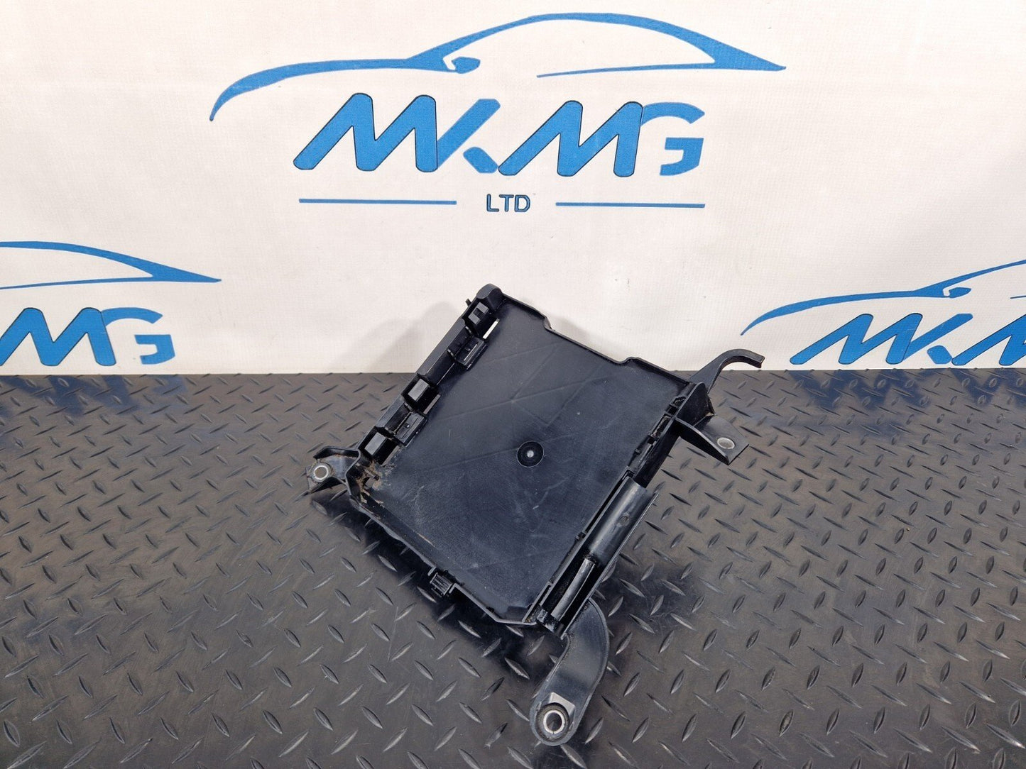16-23 AUDI A5 F5 SPORTBACK S-LINE GENUINE ENGINE ECU HOLDER BRACKET 8W0907647A