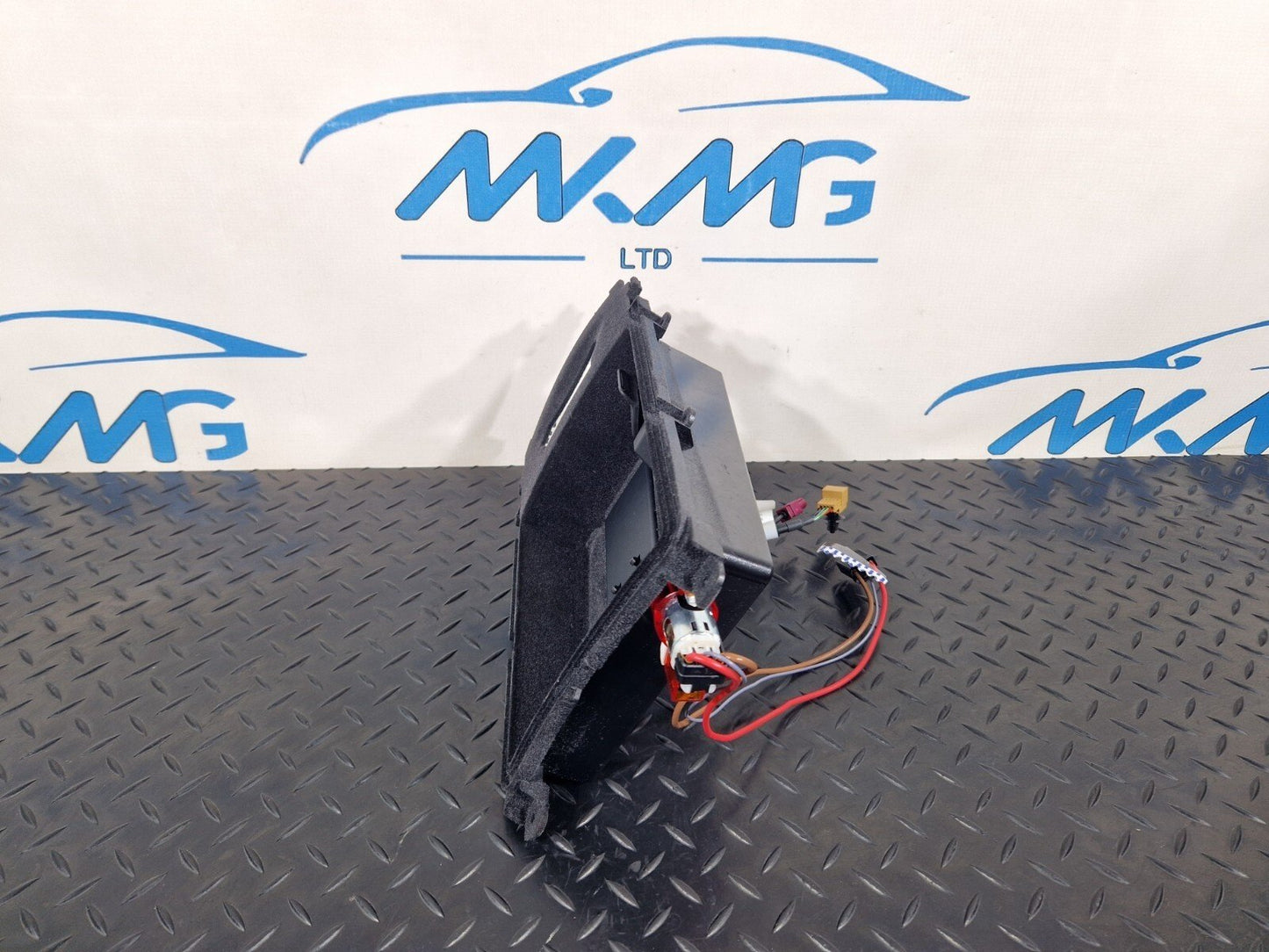 10-18 AUDI A7 4G S-LINE CENTRE CONSOLE STORAGE TRAY MEDIA INTERFACE 4G0864981C