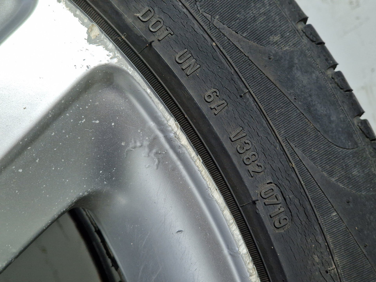 Audi Q7 4L 20" Alloy Wheel with Tyre 255/45/20 ~3mm 4L0601025BD 4L0601025BE