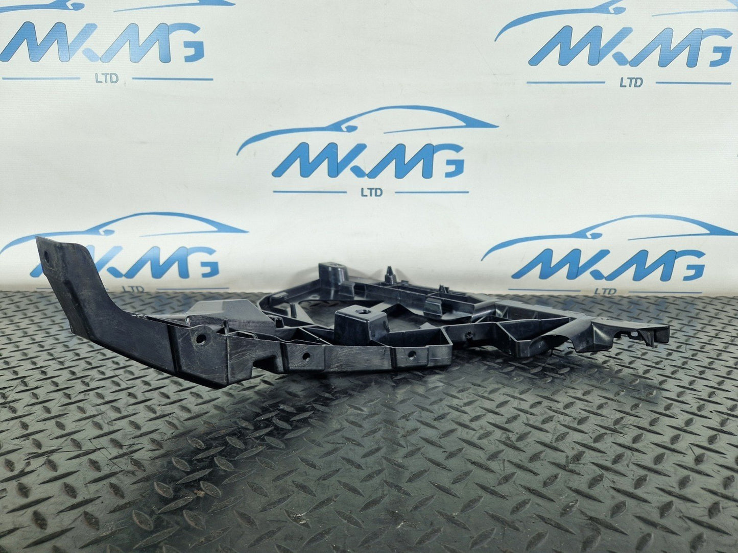 11-19 MERCEDES BENZ ML W166 GENUINE LEFT REAR BUMPER BRACKET  A1668851121