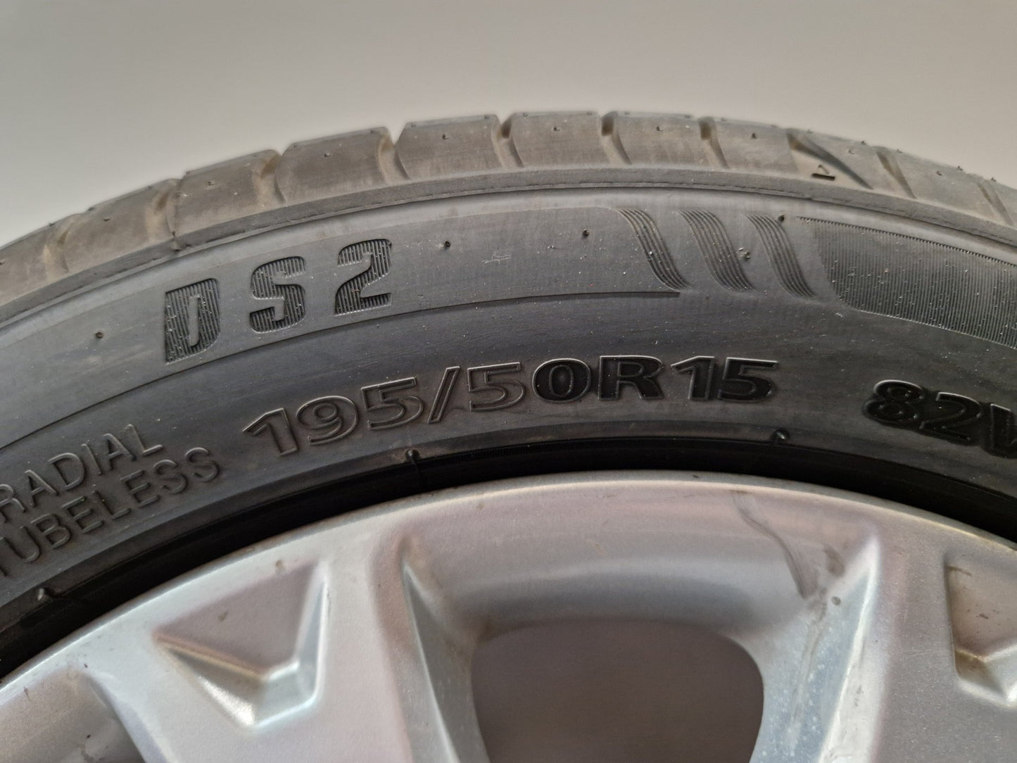 Ford Fiesta MK7 15" Alloy Wheel with Tyre 195/50/15 ~6mm 8V21-1007-GA