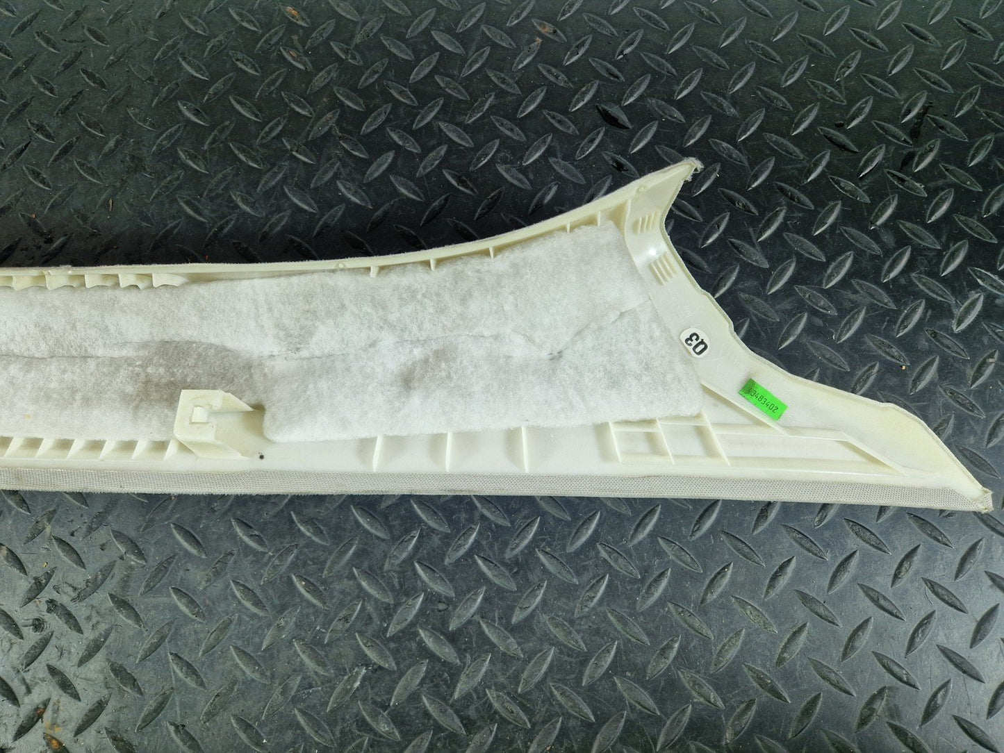 11-19 MERCEDES BENZ ML W166 FRONT RIGHT A PILLAR TRIM PANEL A1666904325