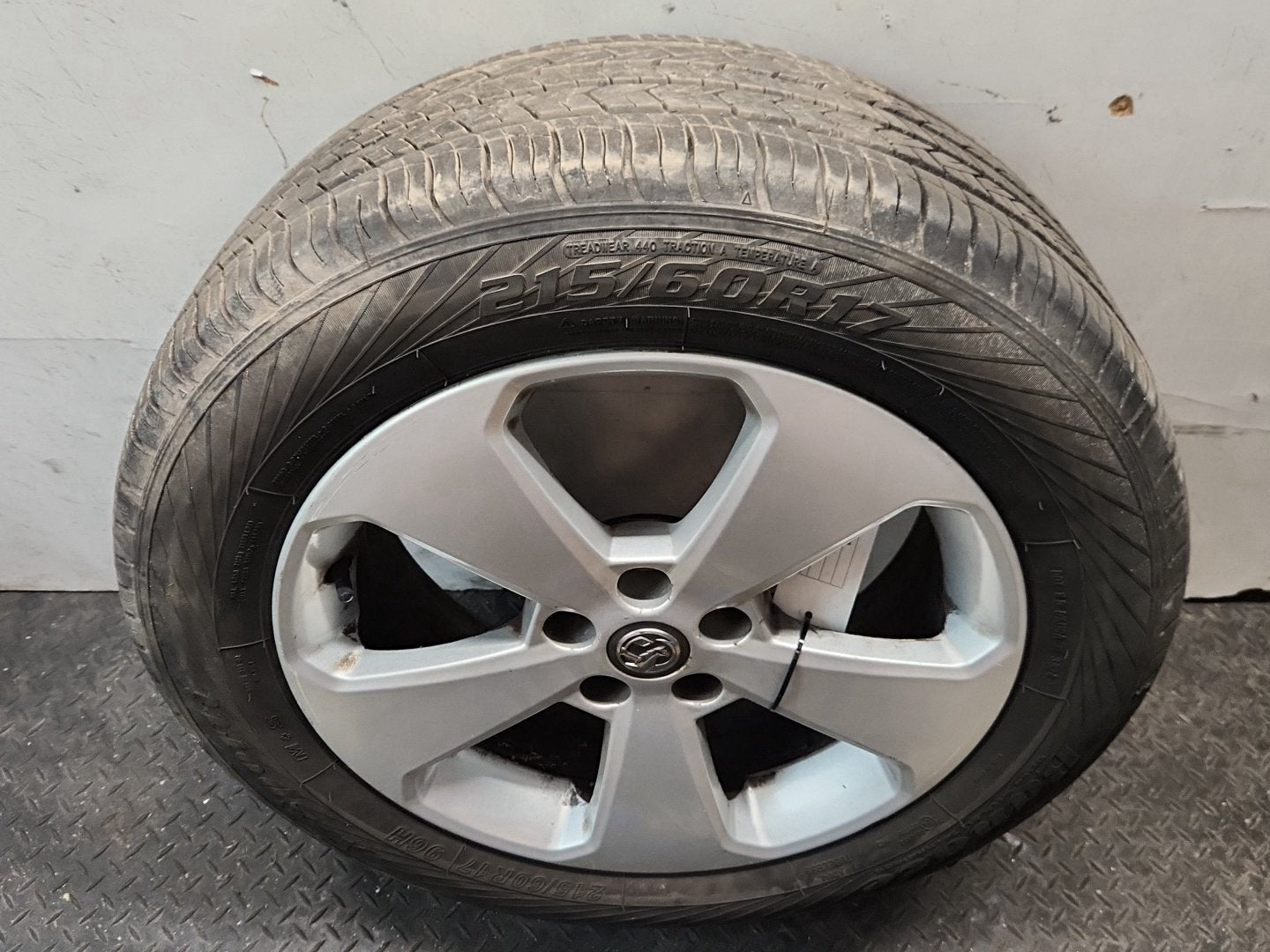 Vauxhall Mokka MK1 (G1U0) 17" Alloy Wheel with Tyre 215/60/17 ~5mm