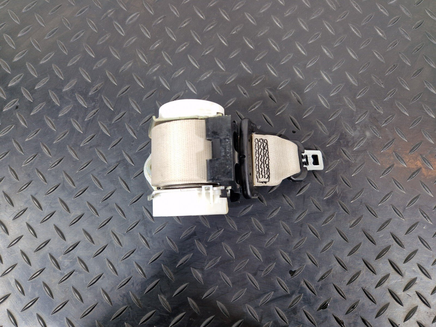 11-18 BMW 6 SERIES F06 REAR CENTER MIDDLE SEAT BELT 9242231