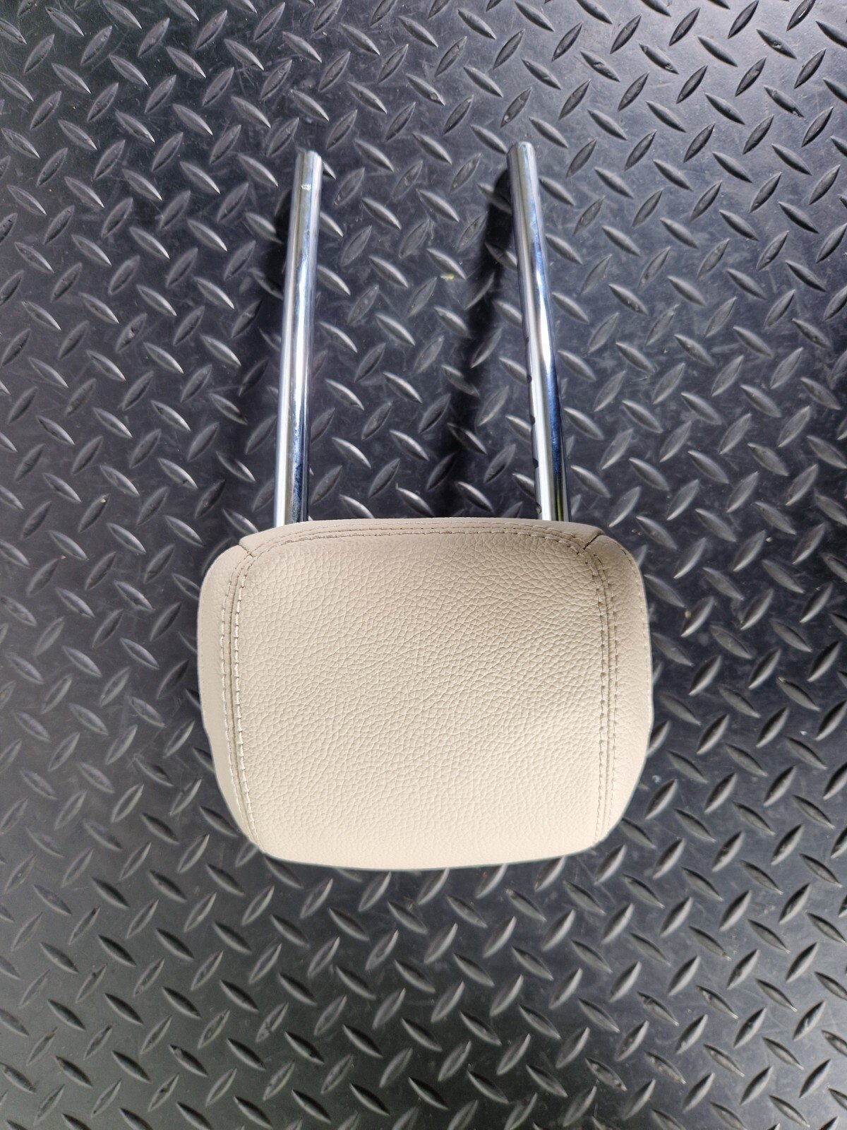 14-21 MERCEDES BENZ W205 OEM REAR SEAT BEIGE LEATHER HEAD REST A2059702950
