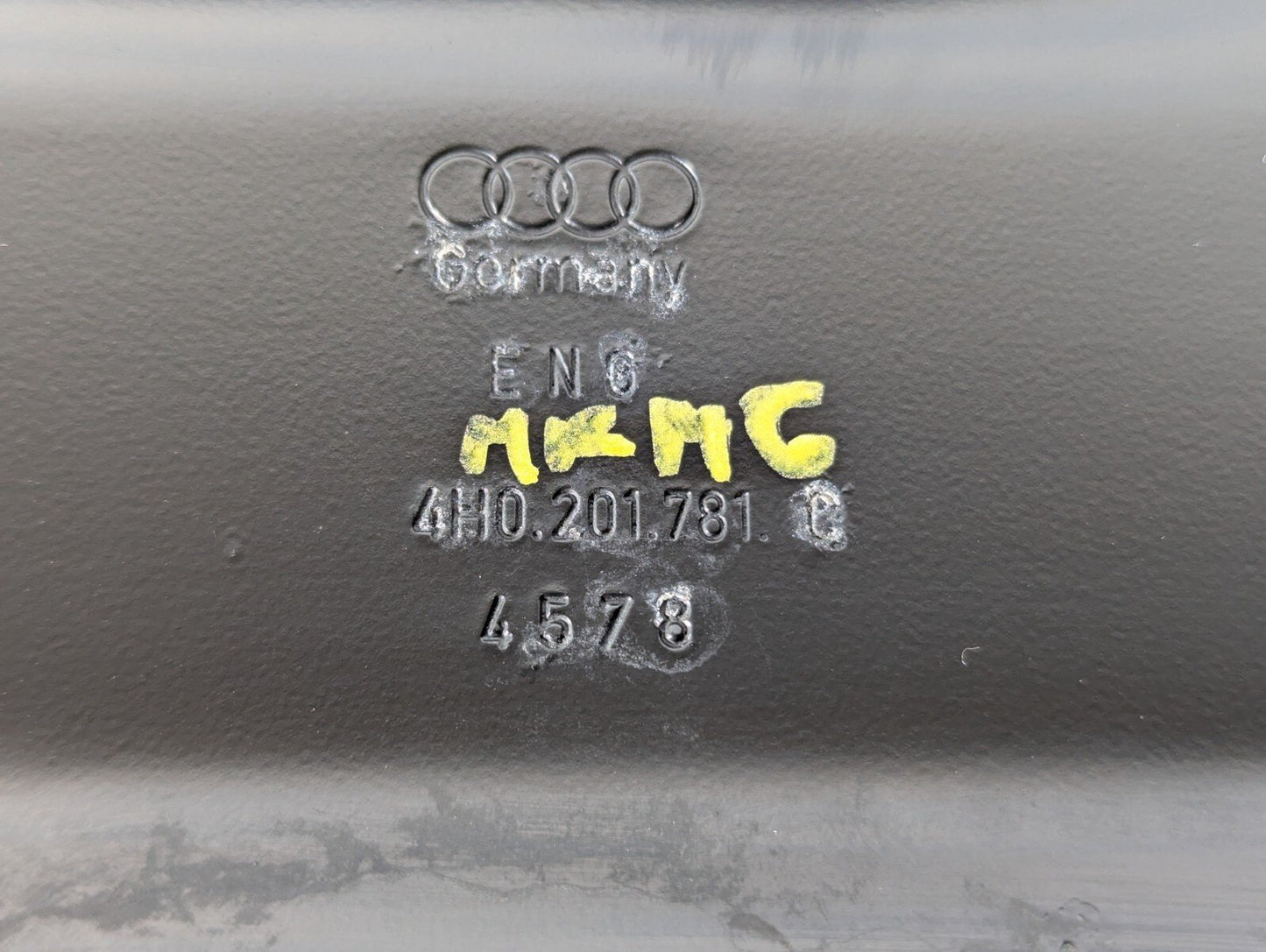 10-17 AUDI A8 4H 4.2 PETROL FUEL TANK HOLDER 4H0201781C