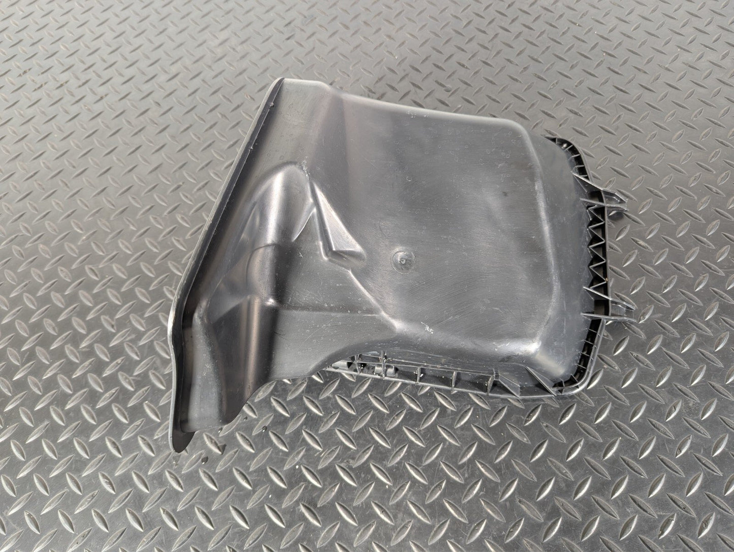 11-19 MERCEDES BENZ ML W166 GENUINE OEM AIR FILTER BOX COVER A1668300153