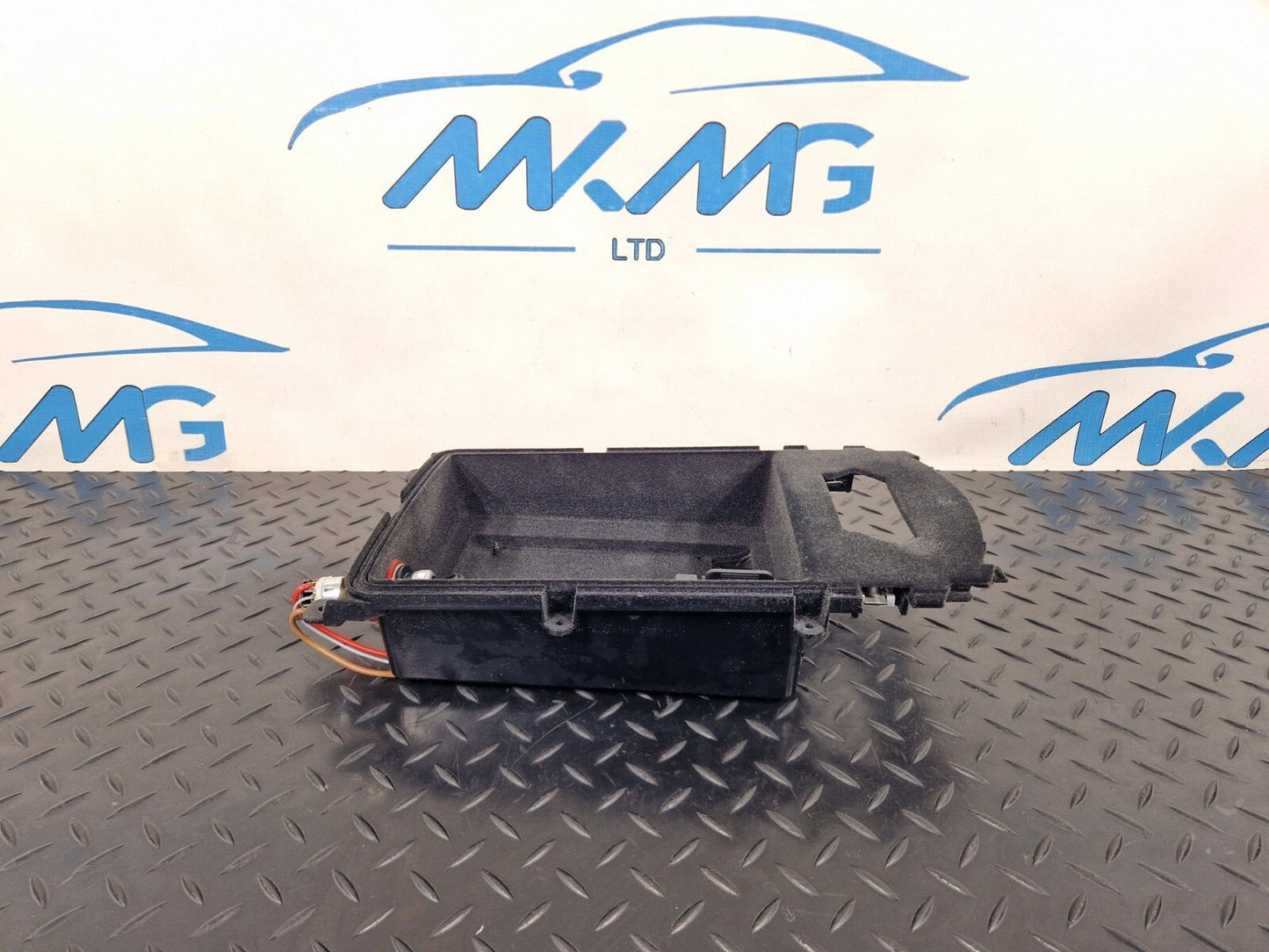 10-18 AUDI A7 4G S-LINE CENTRE CONSOLE STORAGE TRAY MEDIA INTERFACE 4G0864981C