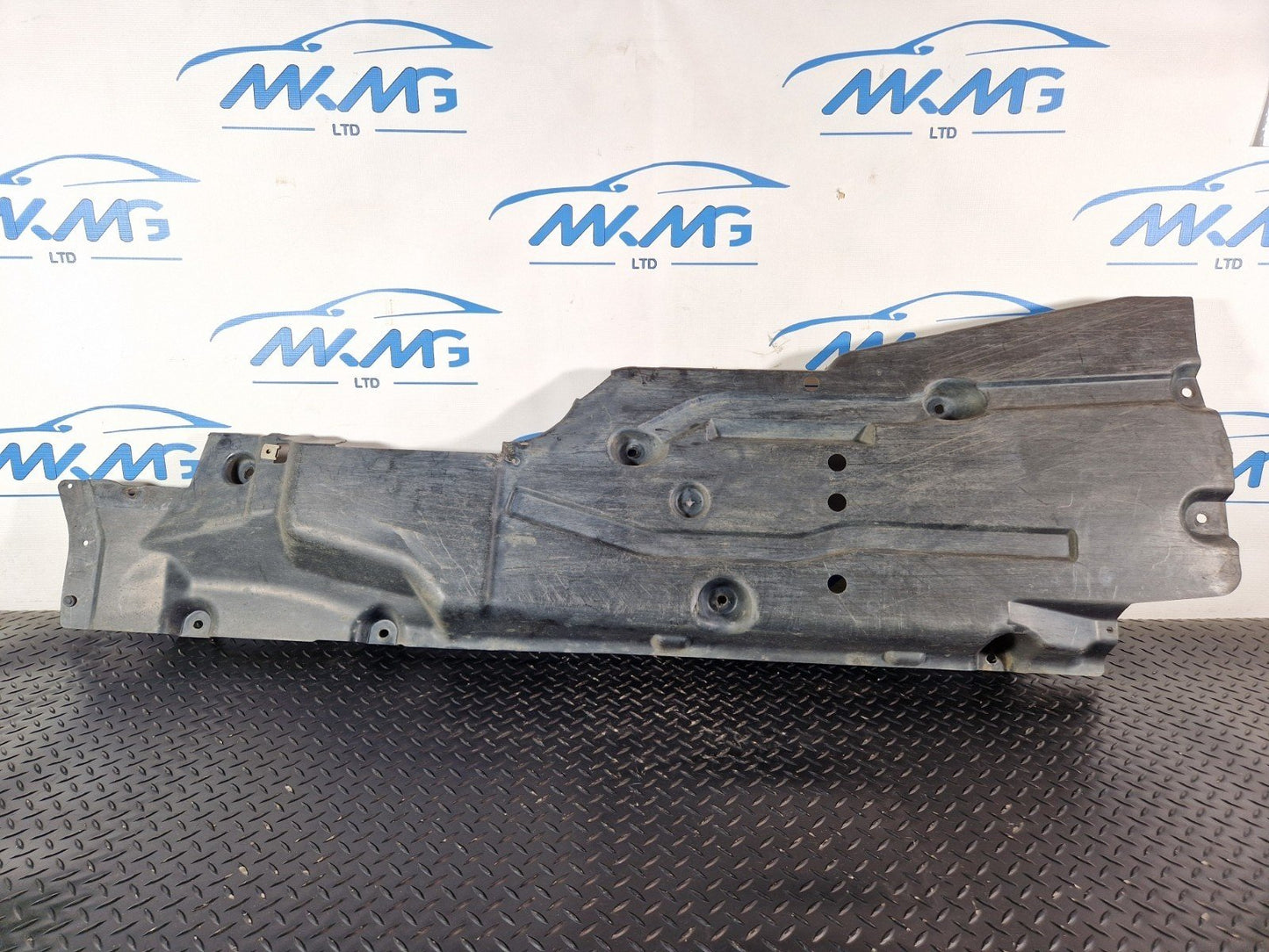 16-19 MERCEDES BENZ GLE W166 GENUINE SUBSTRUCTURE RIGHT O/S COVER A1666800108