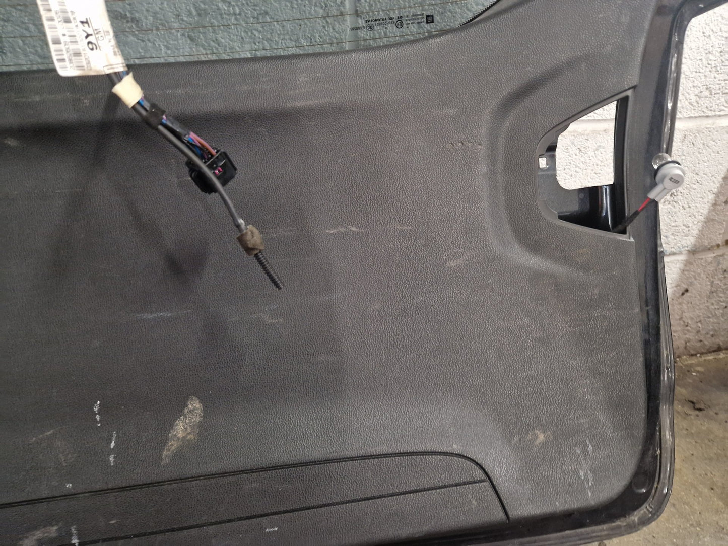 Vauxhall Zafira MK3 (C) (A3470) MPV Genuine Rear Tailgate Bootlid in Black GAR