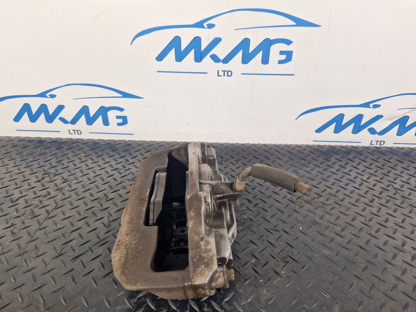 14-21 MERCEDES BENZ C300h W205 FRONT LEFT BRAKE CALIPER