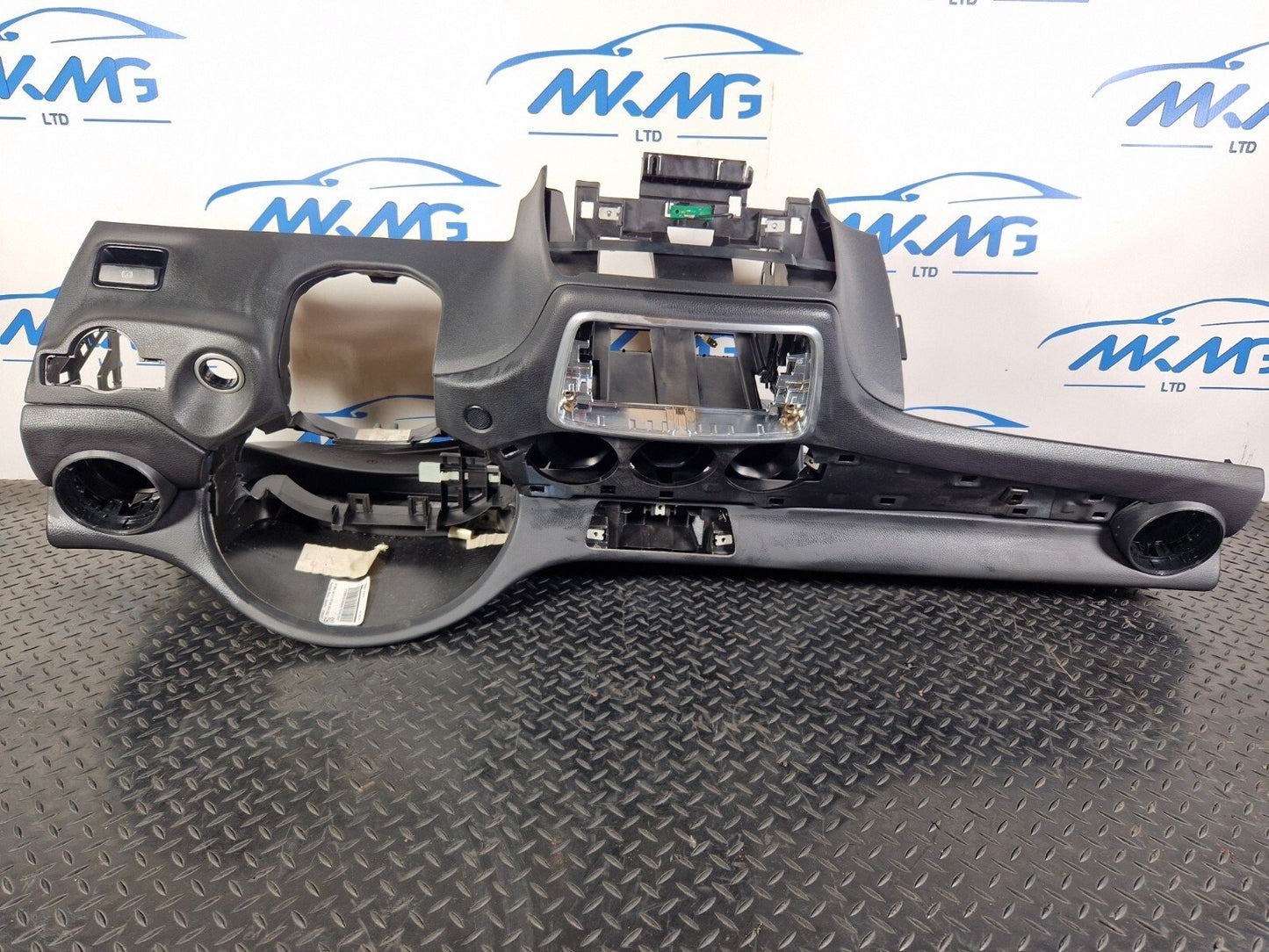 14-20 MERCEDES BENZ GLA X156 GENUINE COMPLETE DASHBOARD WITH A-BAG