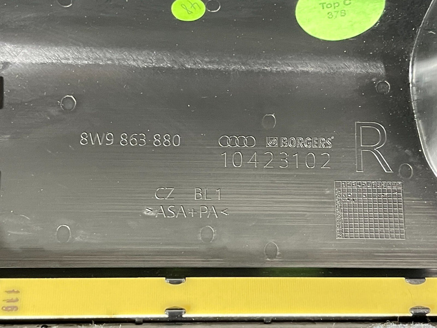 16-19 AUDI A4 B9 ESTATE GENUINE REAR RIGHT DRIVER SIDE BOOT TRIM PANEL 8W9863880