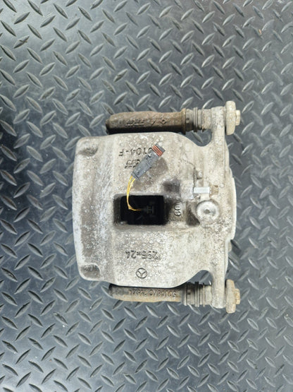 14-21 MERCEDES BENZ C200d W205 FRONT RIGHT O/S BRAKE CALIPER A2054210681